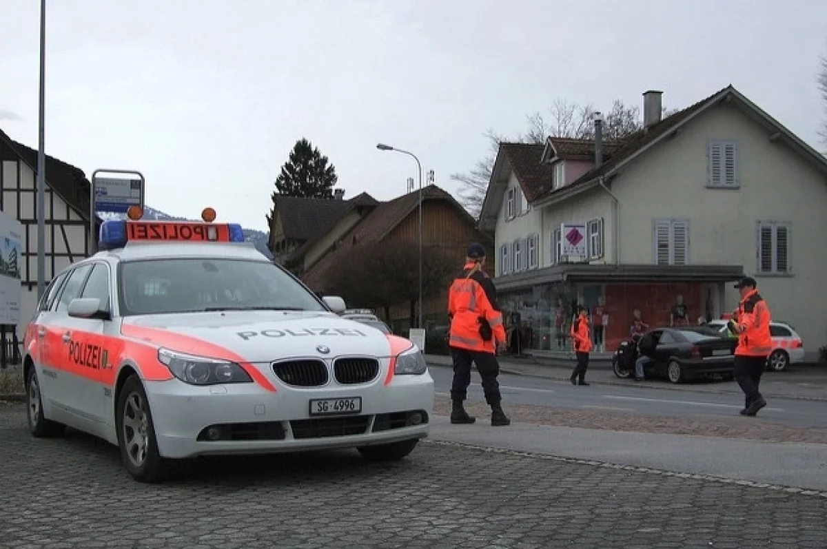 В Швейцарии мужчина с ножом напал на прохожих в городе Цофинген