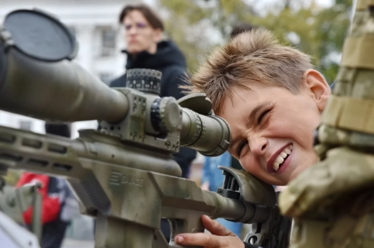 Молодых немецких снайперш видели в Семеновке в ДНР в 2023 году