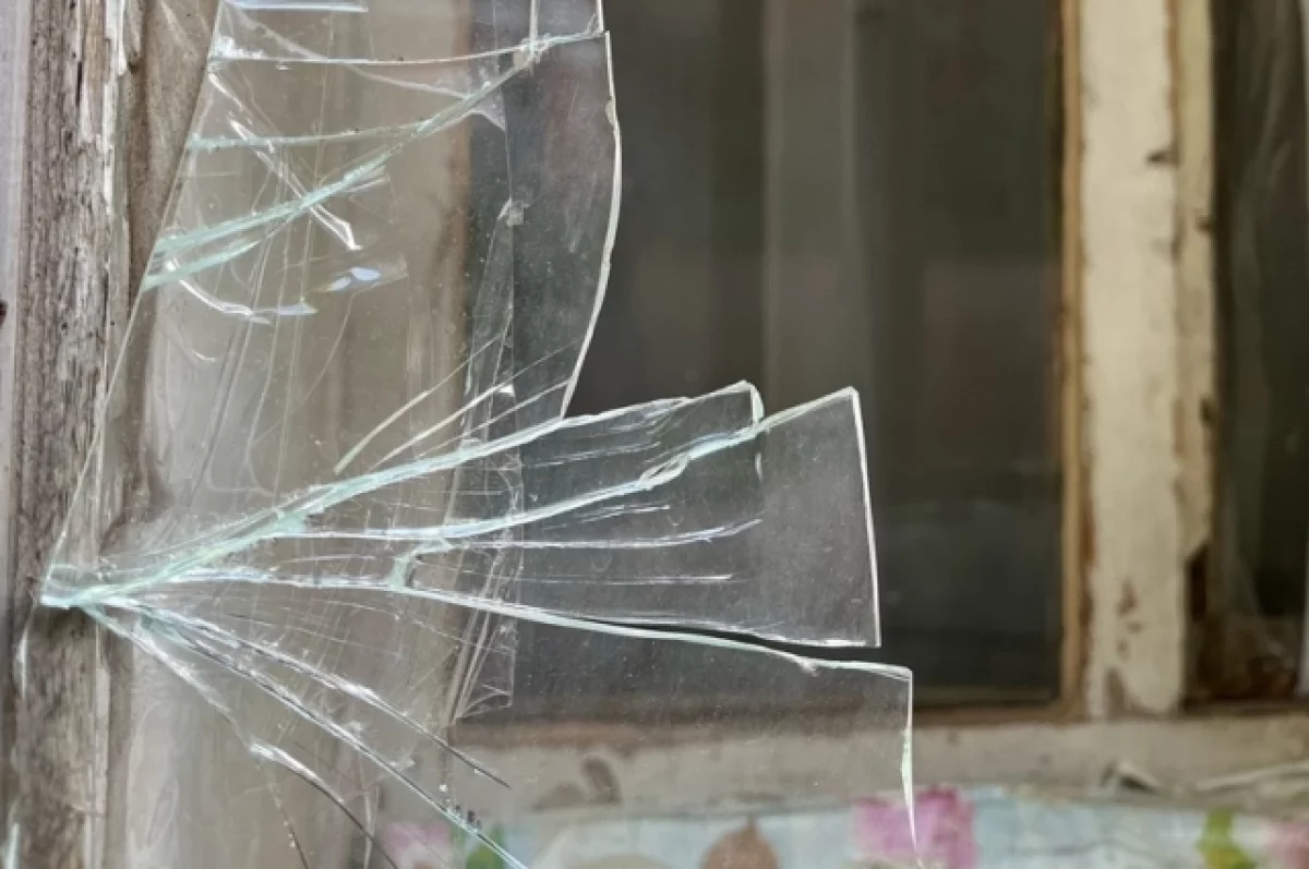 На Алтае соседки разбили окна друг друга, не поделив мужчину