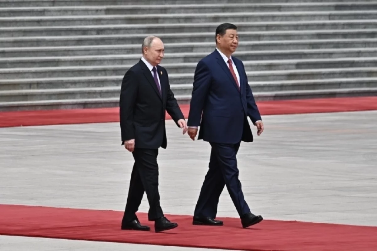 Путин и Си Цзиньпин продолжили неформальное общение после переговоров