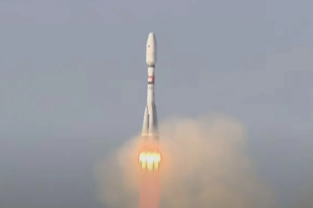 Минобороны сообщило о пуске ракеты Союз-2.1б с военными спутниками