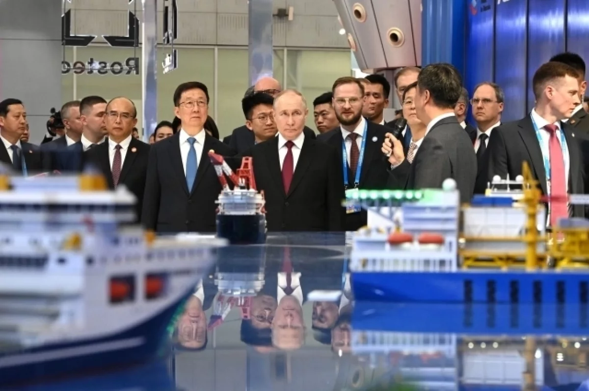 Путин осмотрел экспозицию российско-китайского Экспо в Харбине