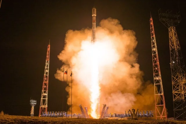 Запуск ракеты Союз-2.1б с военными спутниками