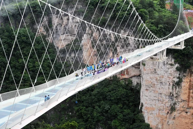 Мост храбрых людей в Китае