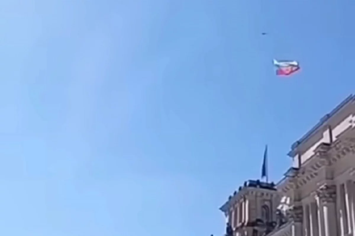 Поднявший дрон с российским флагом над Рейхстагом оказался украинцем