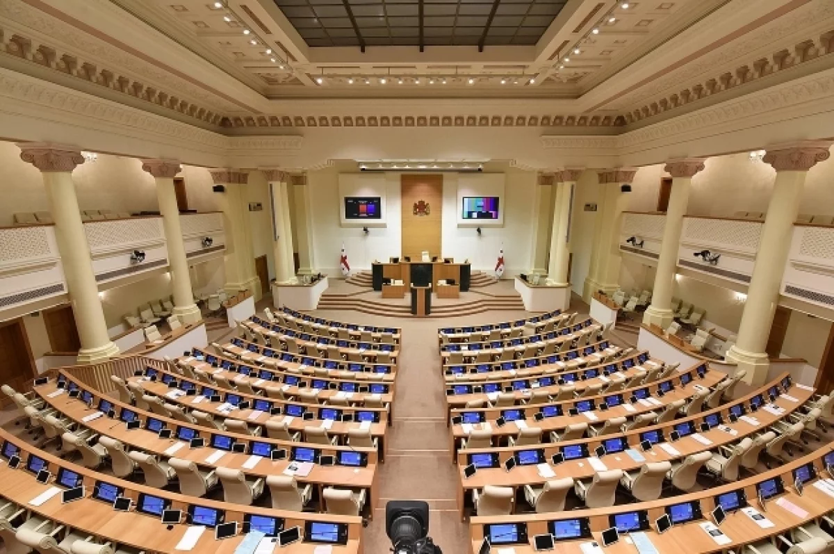 Парламент Грузии может преодолеть вето, наложенное на закон об иноагентах