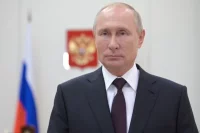 Путин поручил до конца лета восстановить пострадавший от паводка жилфонд.