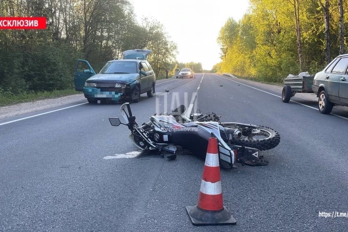 Мотоциклиста увезли в больницу после аварии в Псковском районе | АиФ Псков