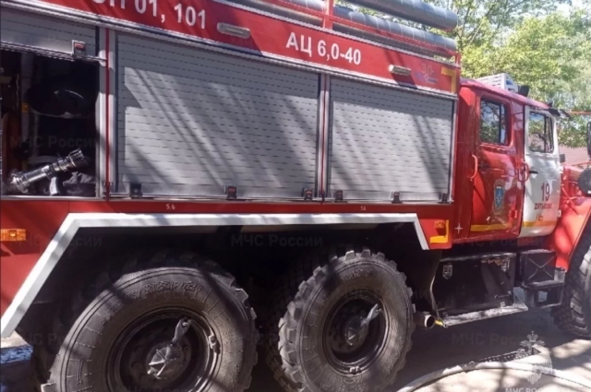 Брянские спасатели эвакуировали 10 человек на пожаре в городе Дятьково