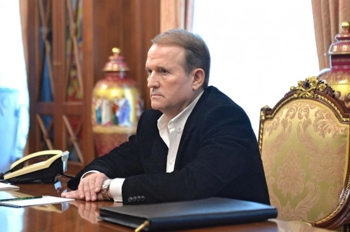 Медведчук заявил, что с 21 мая некому вести переговоры от имени Киева