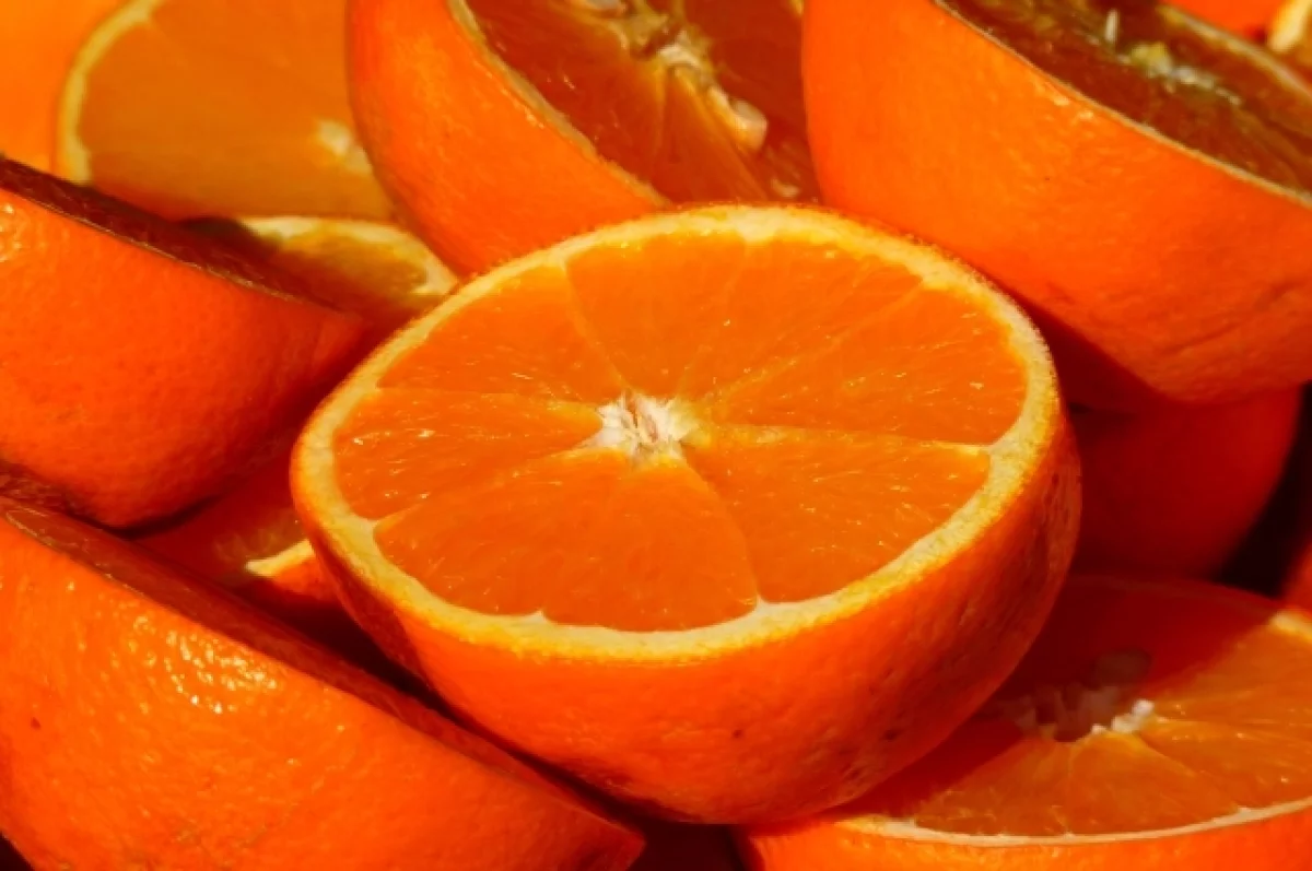 Цены на апельсиновый сок в мире рекордно выросли на фоне проблем с урожаем
