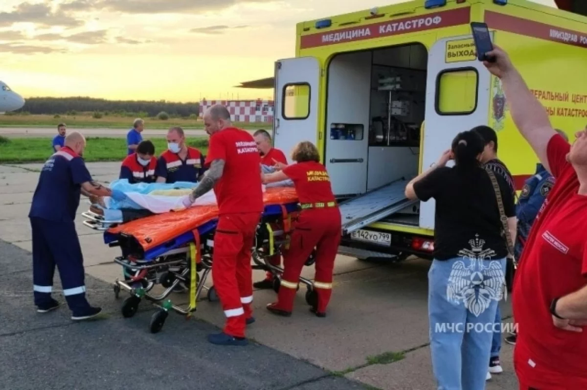 Спецборт МЧС доставил из Чечни в Нижний Новгород женщину и двух детей | АиФ Нижний  Новгород