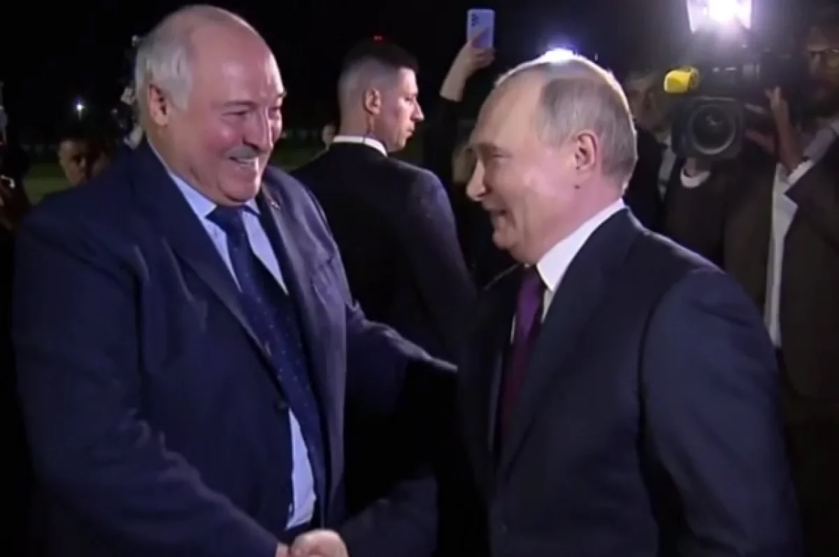 Путин и Лукашенко начали переговоры прямо в аэропорту