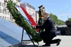 Президент РФ Владимир Путин на церемонии возложения венка к монументу Победы в Минске.