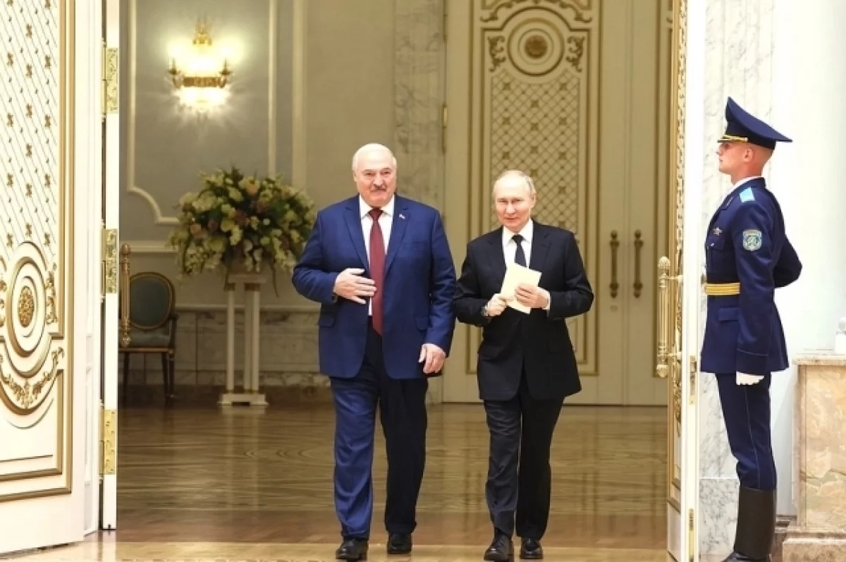 Побывавший с визитом в Белоруссии Путин пригласил Лукашенко в гости