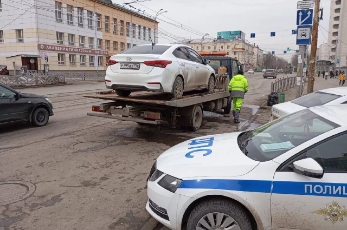 Почти 1000 нарушений выявили в Екатеринбурге в рамках операции «Такси» |  АиФ Урал