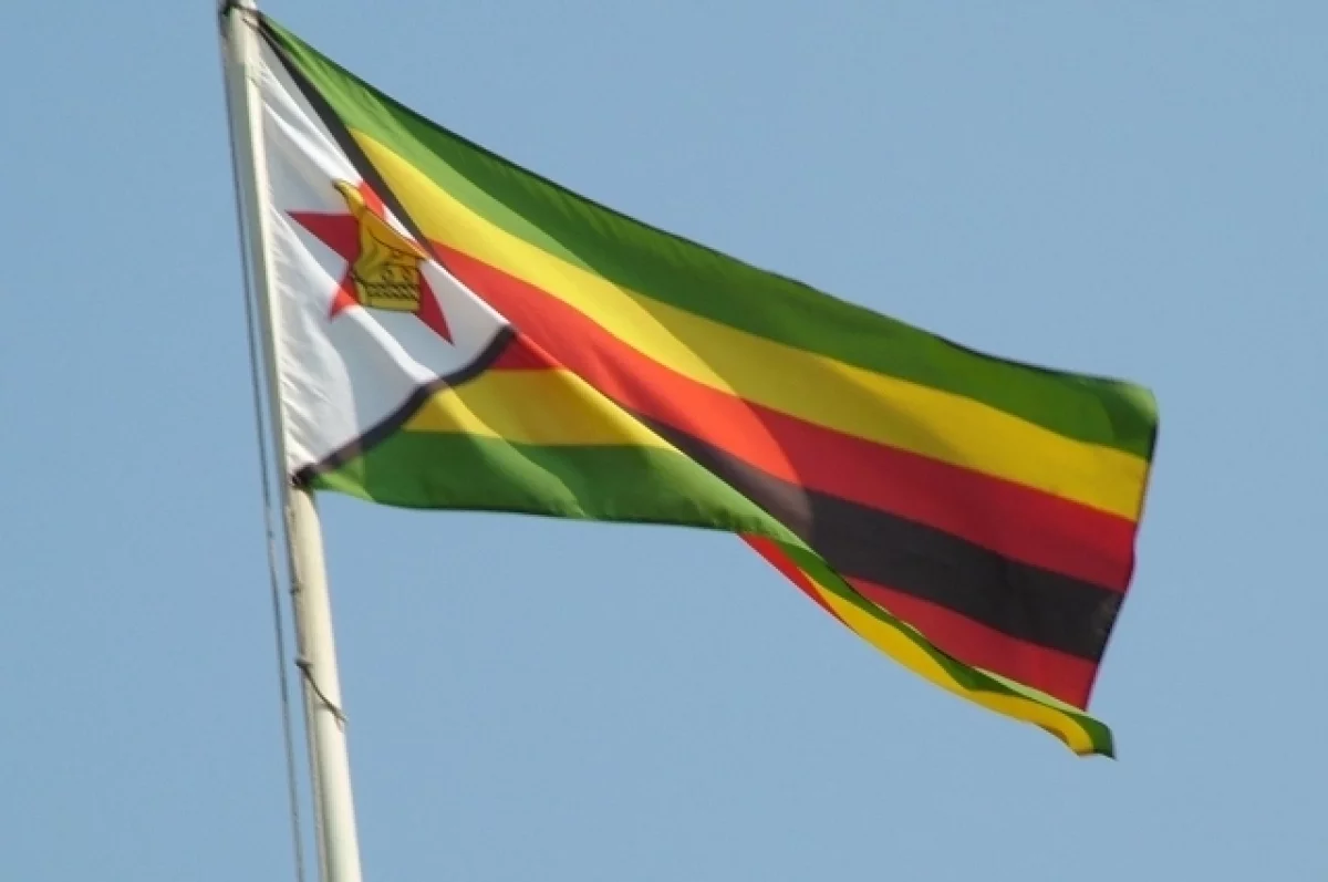 112: посла Зимбабве в РФ Амброуза Мутинири экстренно госпитализировали