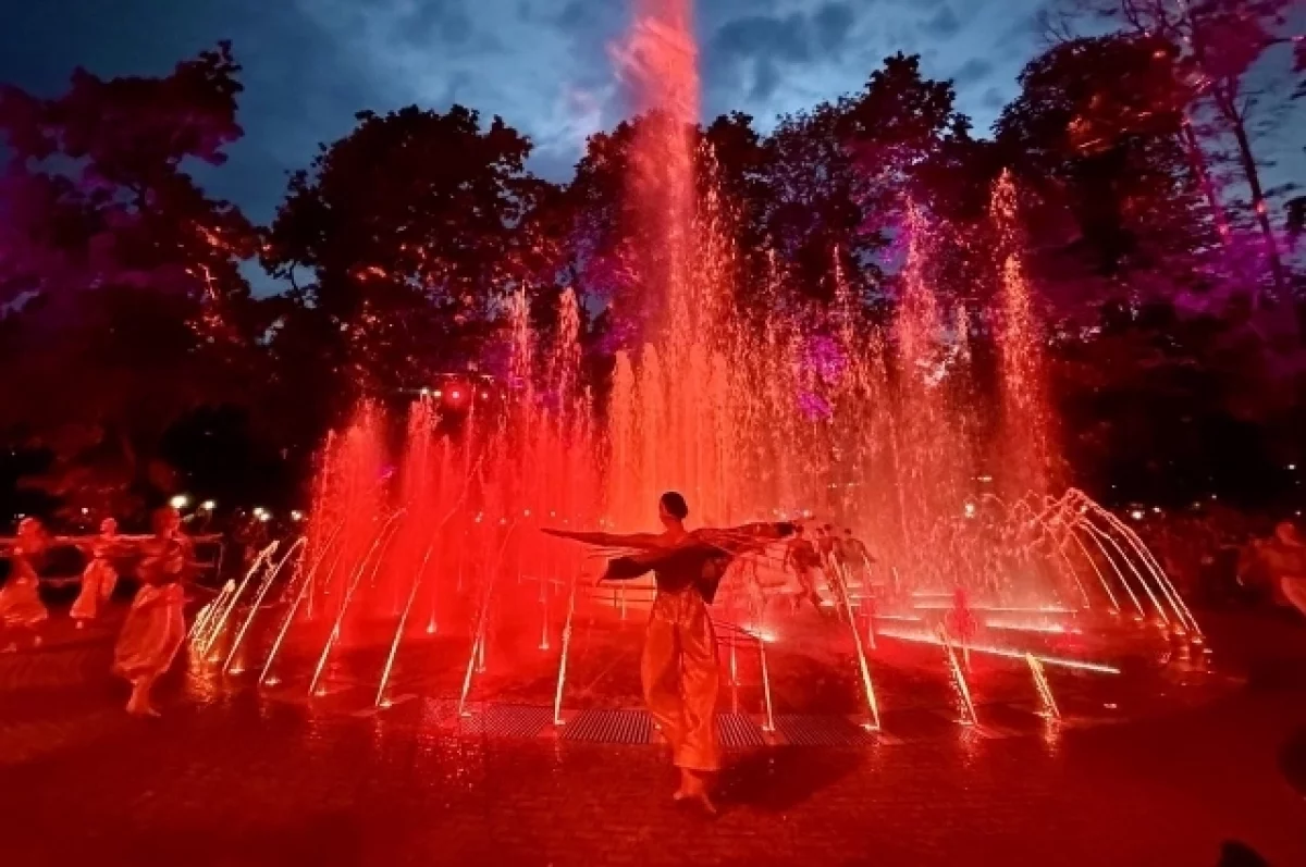 Подарок жителям. В Смоленске появились умный фонтан и благоустроенный парк