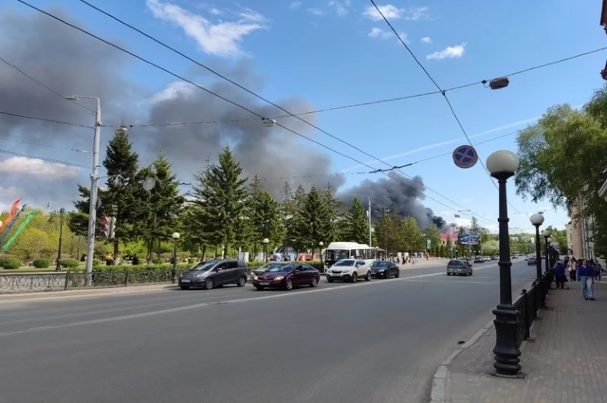 МЧС: площадь пожара на проспекте Кирова в Томске достигает 800 кв. метров |  АиФ Томск