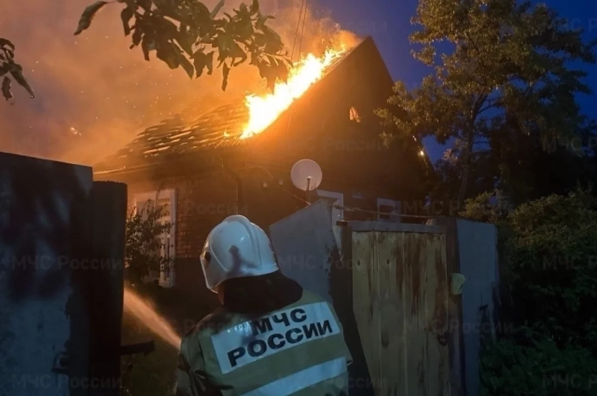 53-летний мужчина получил ожоги на пожаре в брянских Клинцах