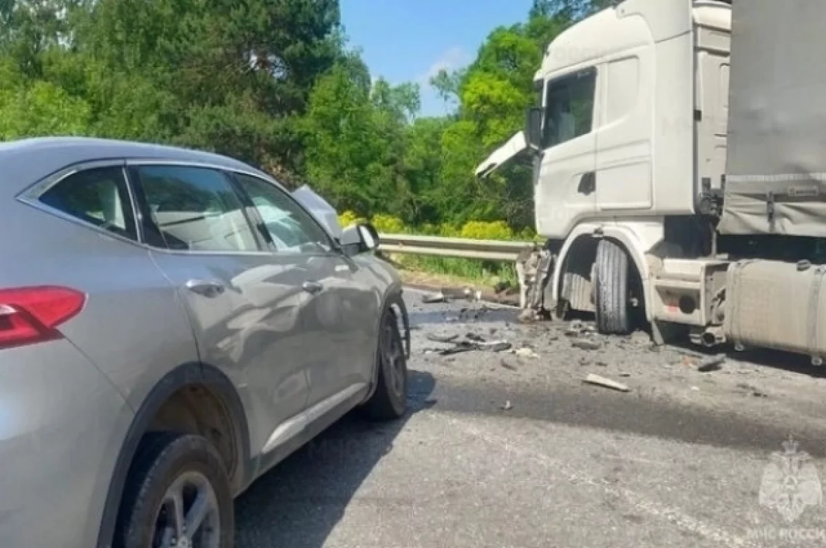 В Тарусском районе в ДТП под фурой погиб человек | АиФ Калуга