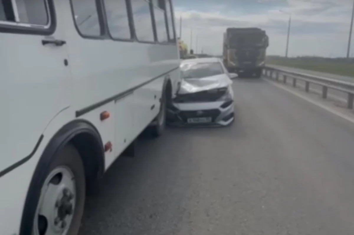 В Омской области пьяный водитель врезался в автобус с пассажирами | АиФ Омск