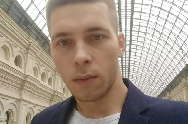 Антона Еговцева нашли в подъезде его дома с ножевыми ранениями