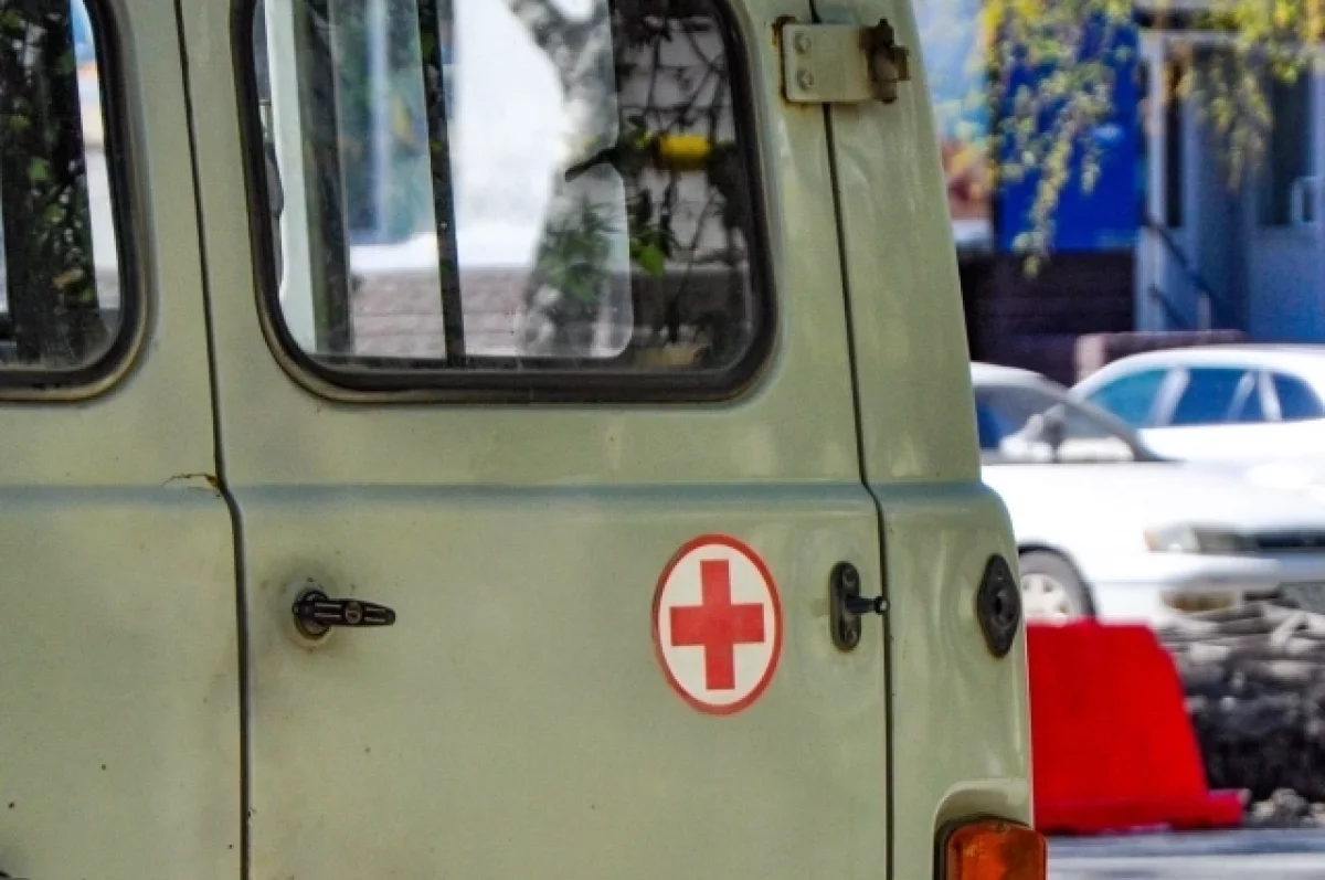 В Барнауле при столкновении автобуса с легковушкой погибли два человека