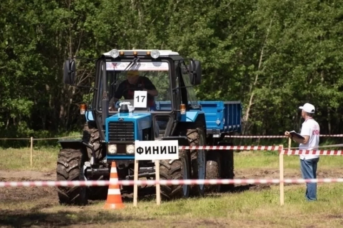 В Тюменской области 30 трактористов сразятся за звание лучшего | АиФ Тюмень