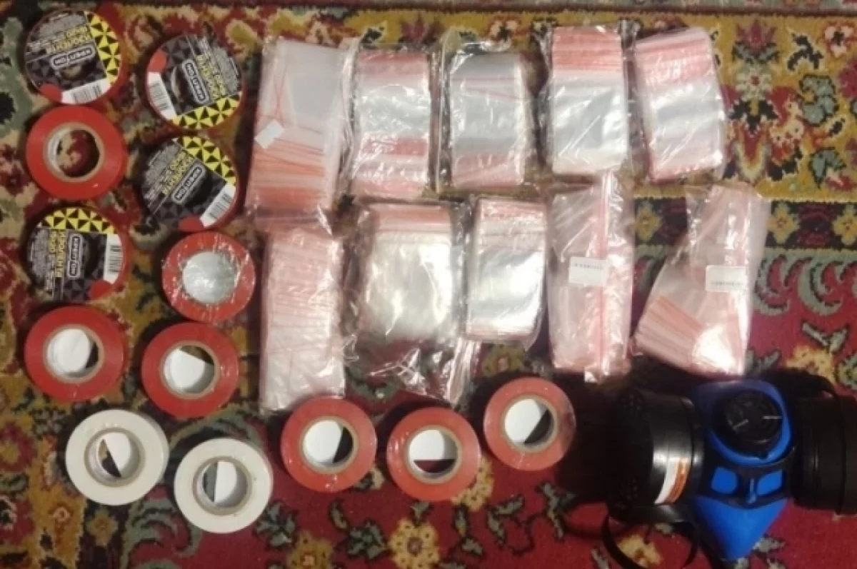 Водителя мопеда с багажом из наркотиков задержали в Алтайском крае