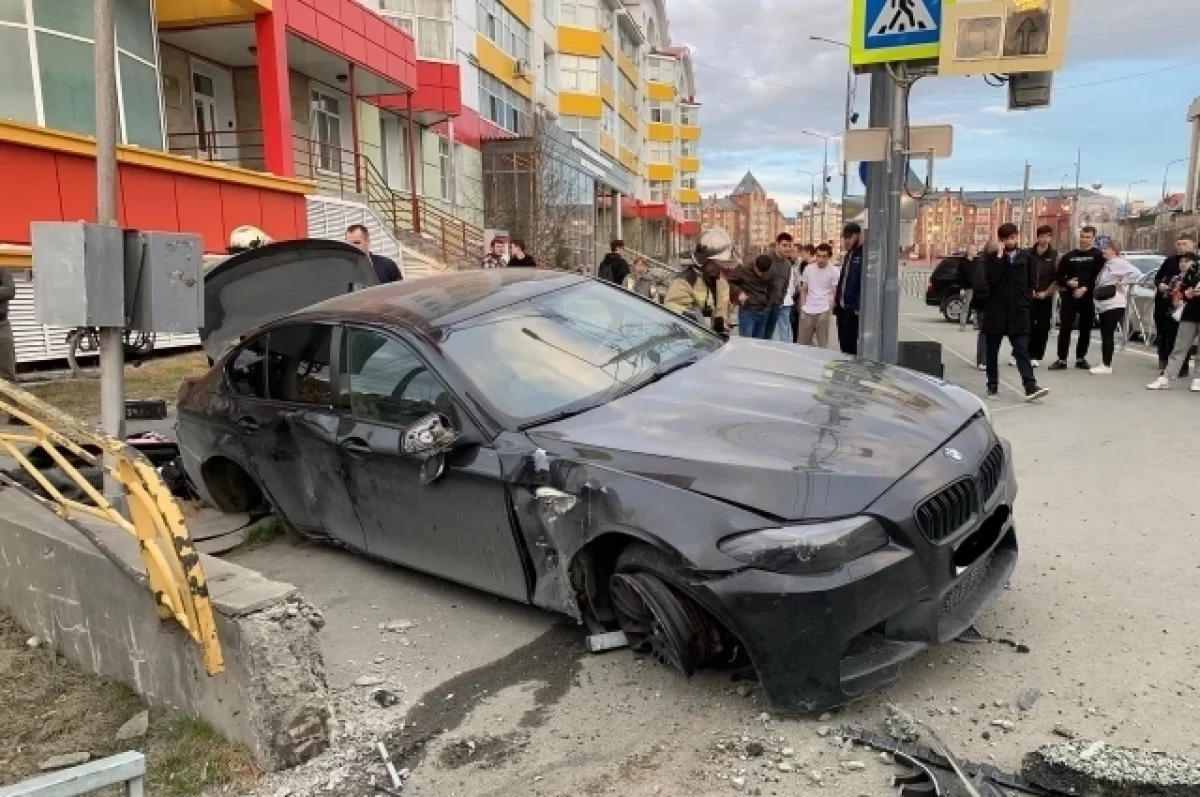 Пассажир получил травмы в дорожной аварии в Салехарде | АиФ Ямал