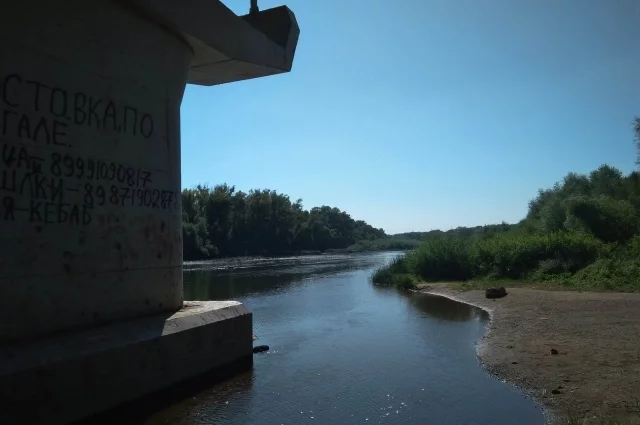 В Оренбурге на Сакмаре водолазы ищут пропавшего подростка