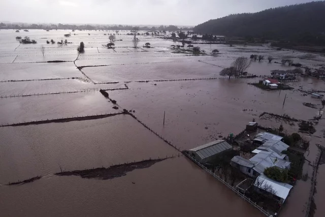 Наводнение в Чили: 10 кошмарных фотографий