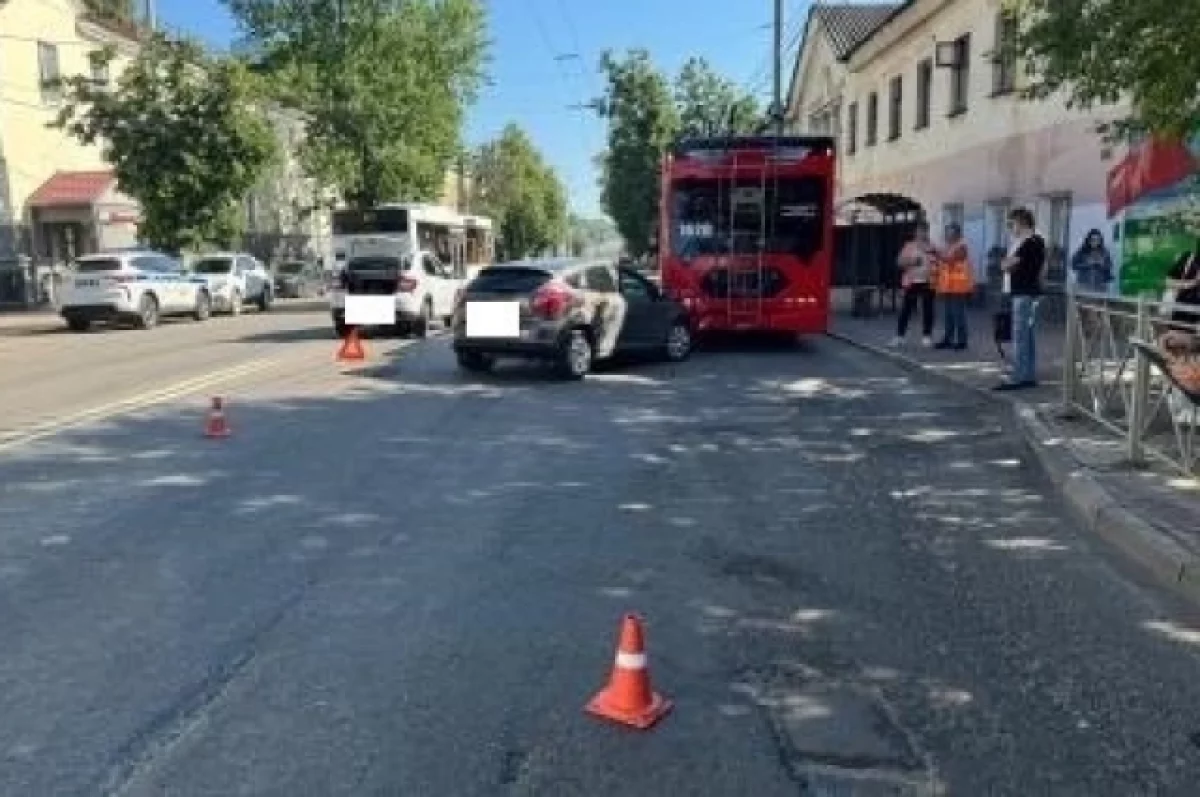 Молодая автомобилистка устроила тройное ДТП на улице Калинина в Брянске