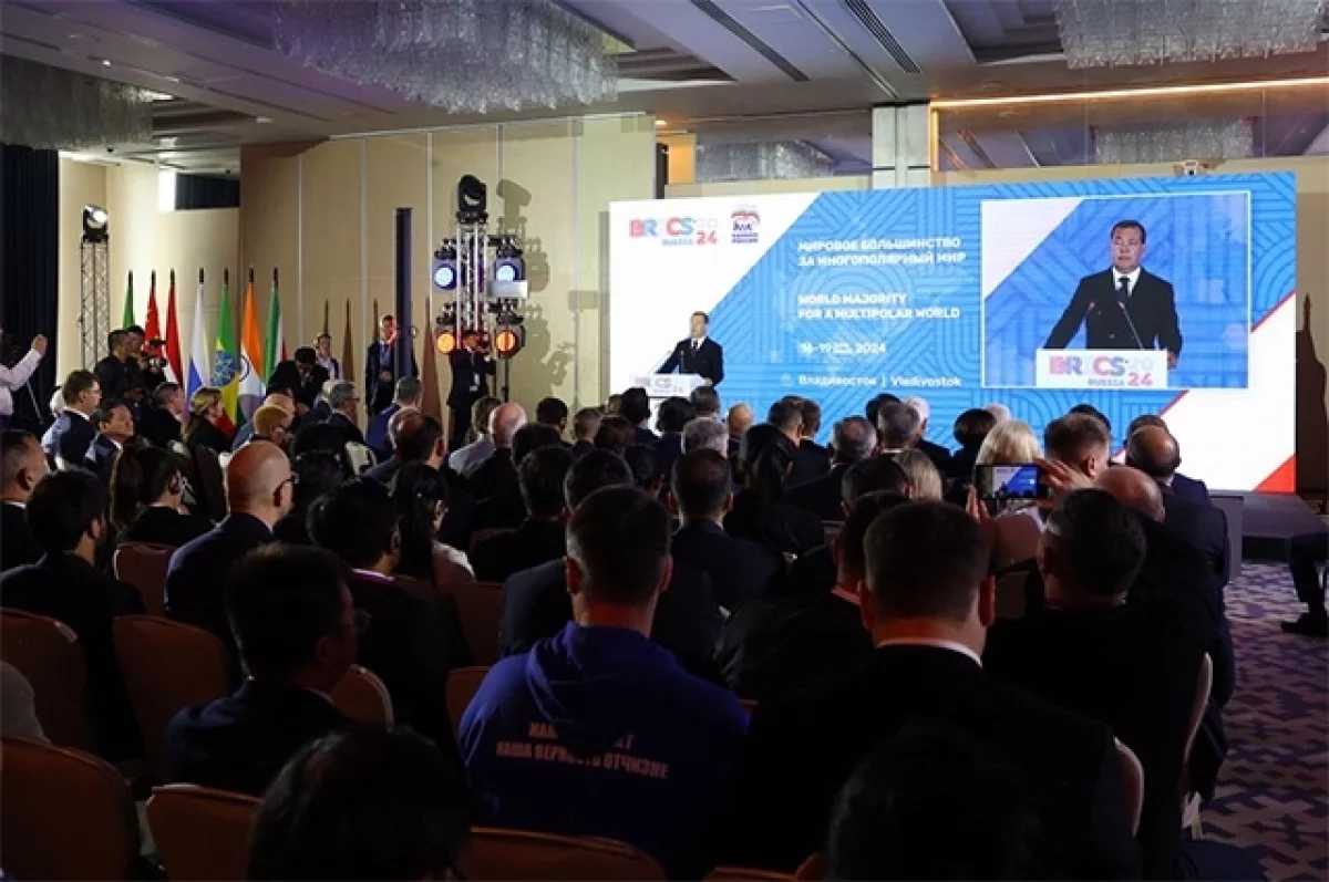 Мировое большинство. ЕР открыла форум БРИКС и партнеров во Владивостоке