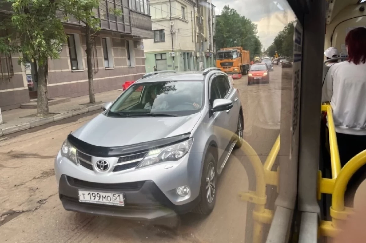 Жуткие пробки образовались около Сенной площади в Нижнем Новгороде | АиФ Нижний  Новгород