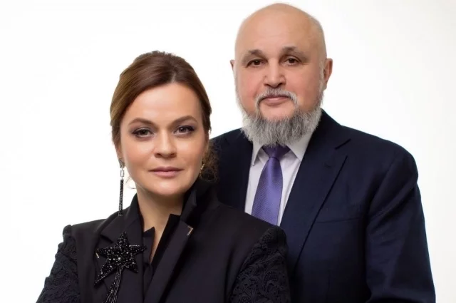 Анна и Сергей Цивилев поженились в 2007 году. У них двое детей ― Антон и Никита. Пара не особенно афиширует свою личную жизнь и семью. 