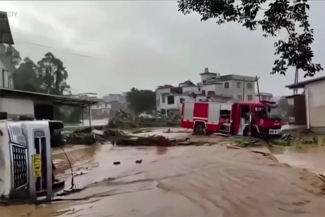 Мощное наводнение в китайской провинции Гуандун
