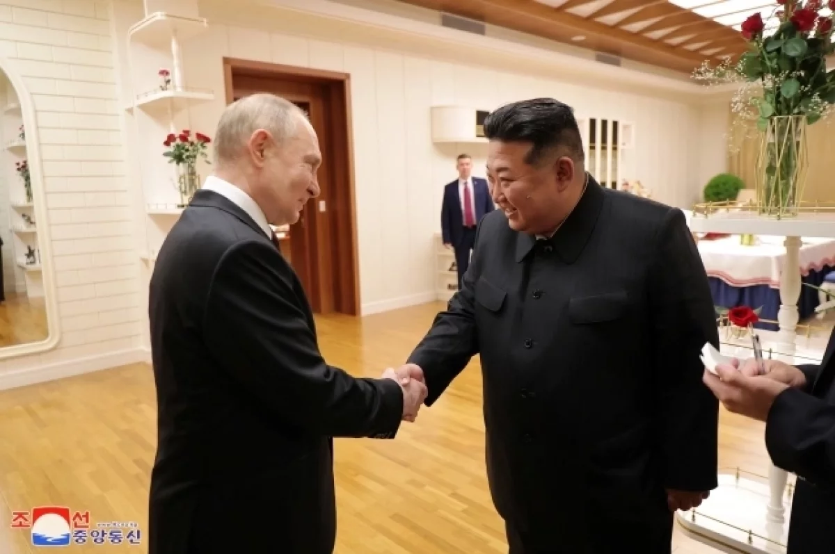 Путин и Ким Чен Ын начали переговоры в Пхеньяне в составе делегаций