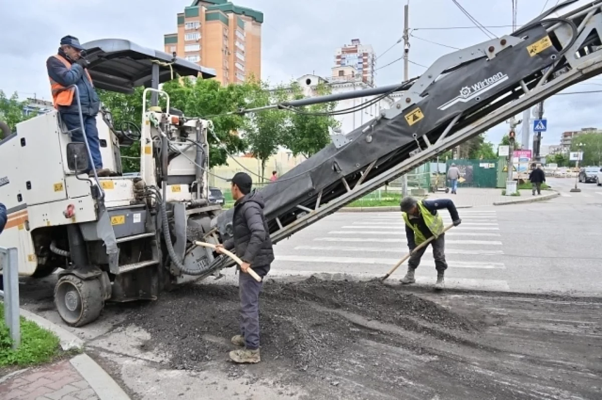 В Хабаровске проходит ямочный ремонт дорог | АиФ Хабаровск