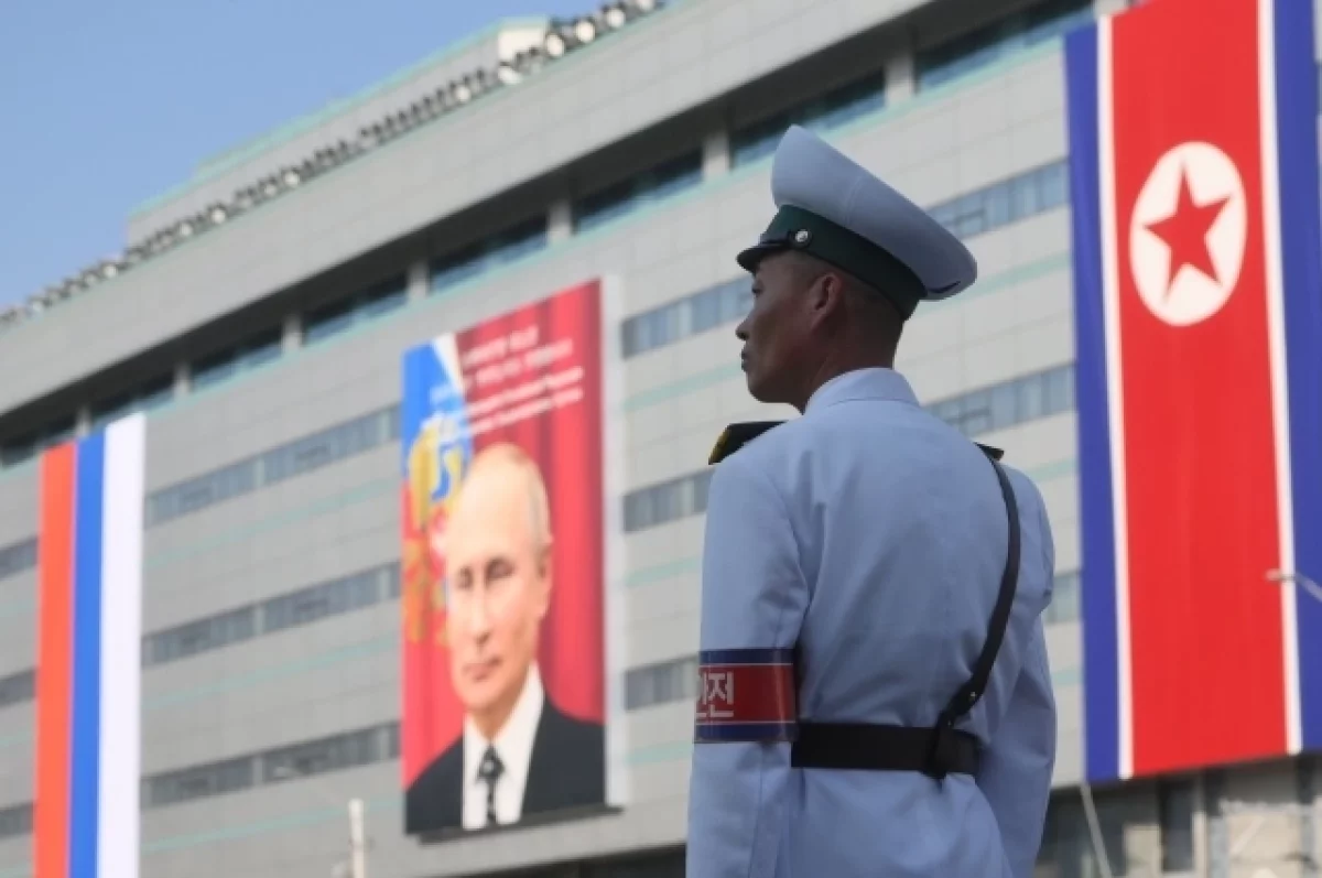 Церемония встречи Путина и Ким Чен Ына началась на площади в Пхеньяне