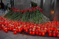 Югорчане увековечивают память о погибших солдатах.
