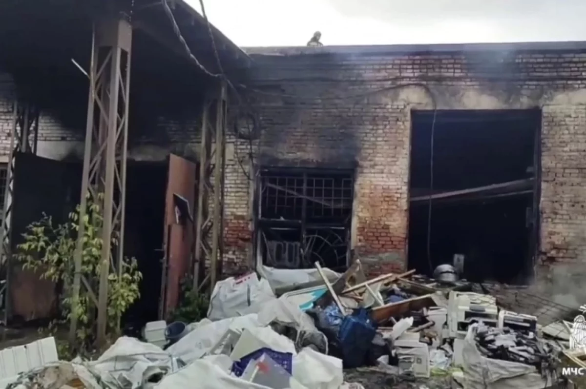 Под Новосибирском при пожаре в производственном здании пострадали 6 человек