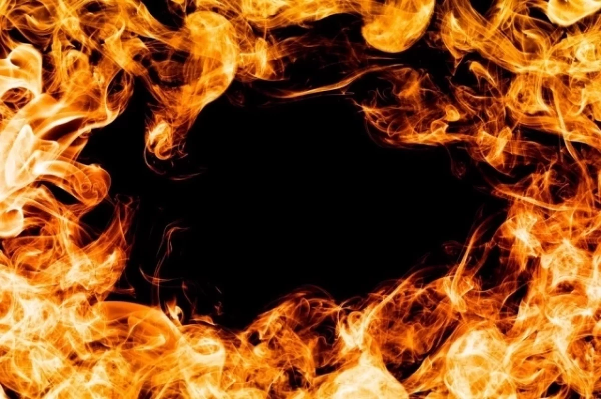 В Тамбовской области загорелись два резервуара на Платоновской нефтебазе