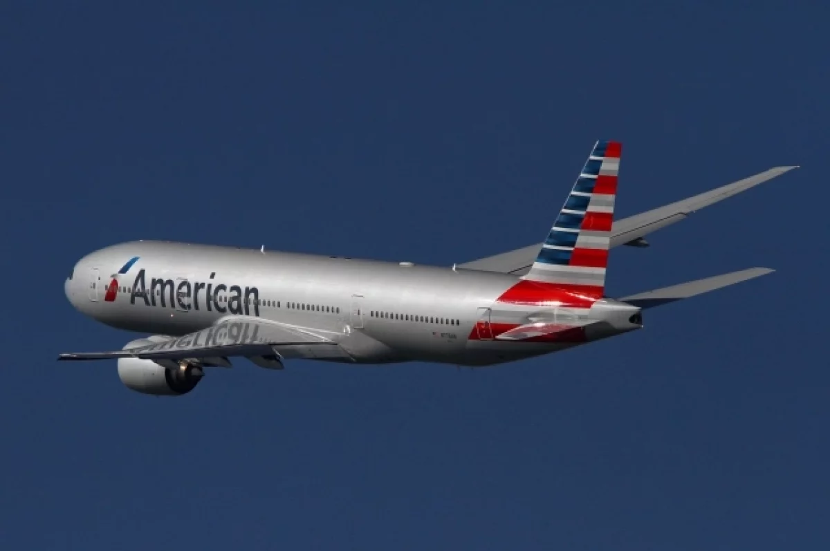 Главу American Airlines расстроил инцидент с высадкой темнокожих пассажиров
