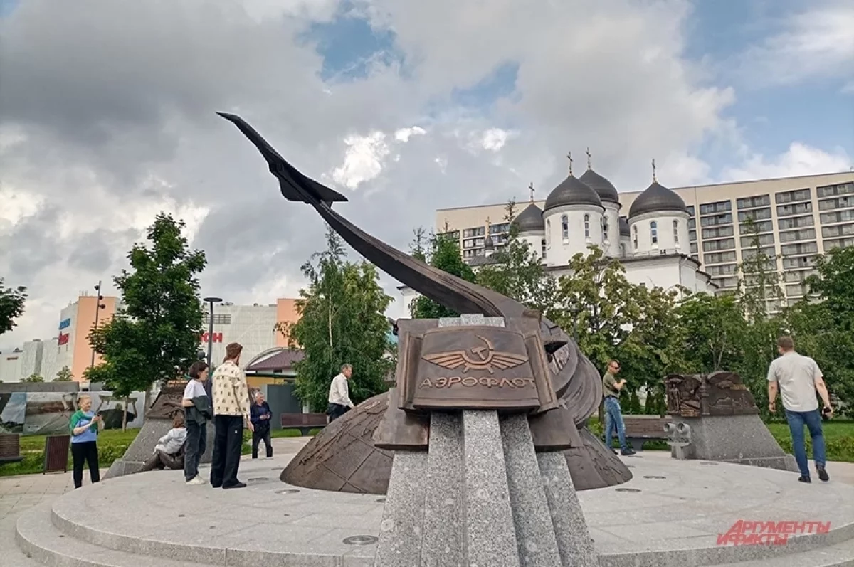 Точка взлета. Как выглядит памятник в честь гражданской авиации в Москве