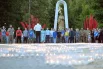 Участники акции «Свеча памяти» в парке имени Горького в Луганске.