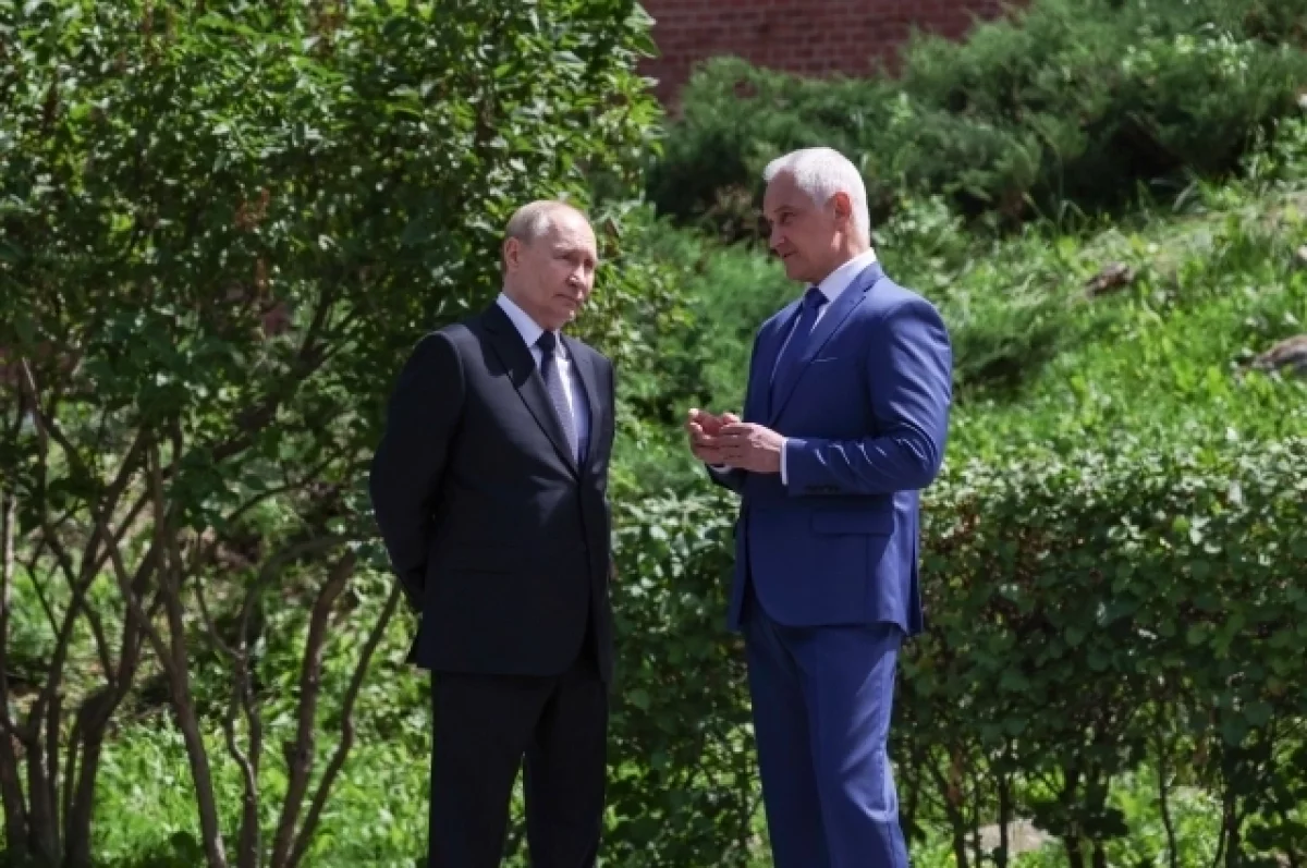 Путин 22 июня после возложения цветов побеседовал с Белоусовым
