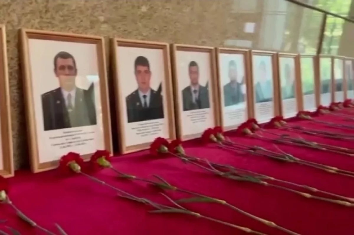 Опубликовано видео с портретами погибших в Дагестане полицейских