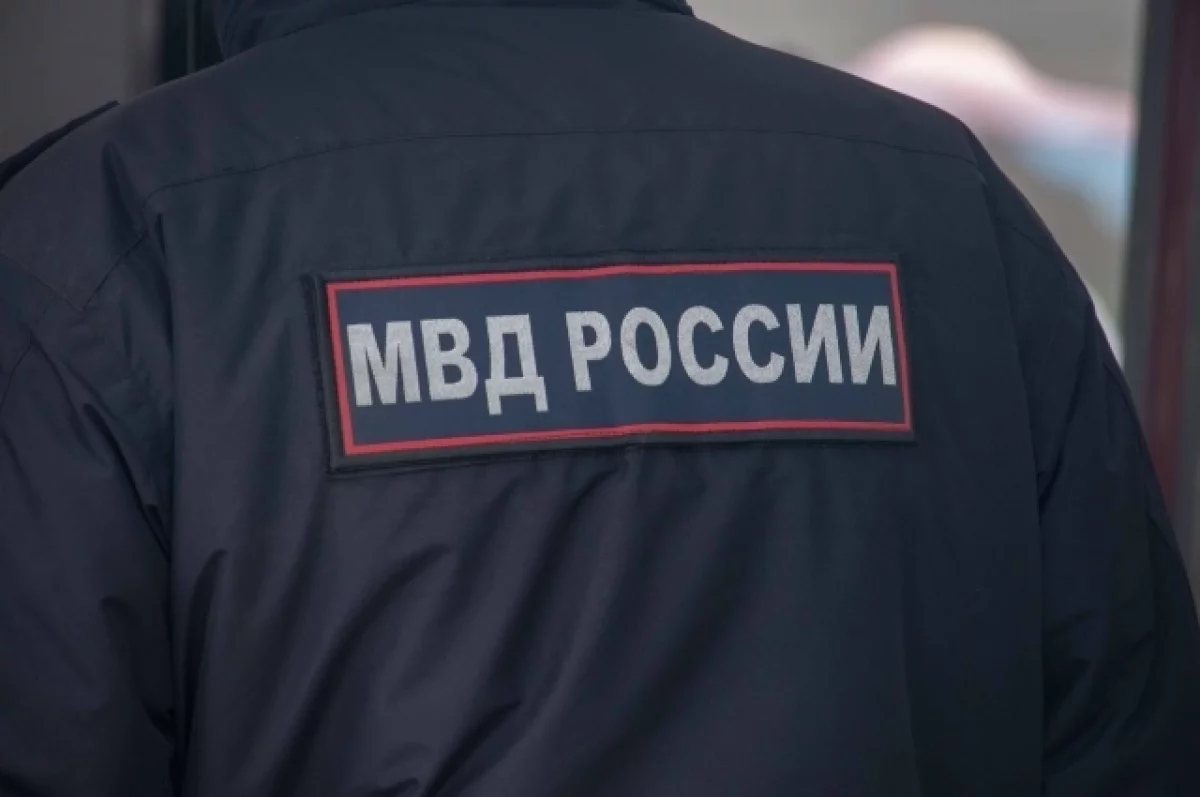 Вооруженный мужчина задержан на парковке ТЦ в Ростове-на-Дону